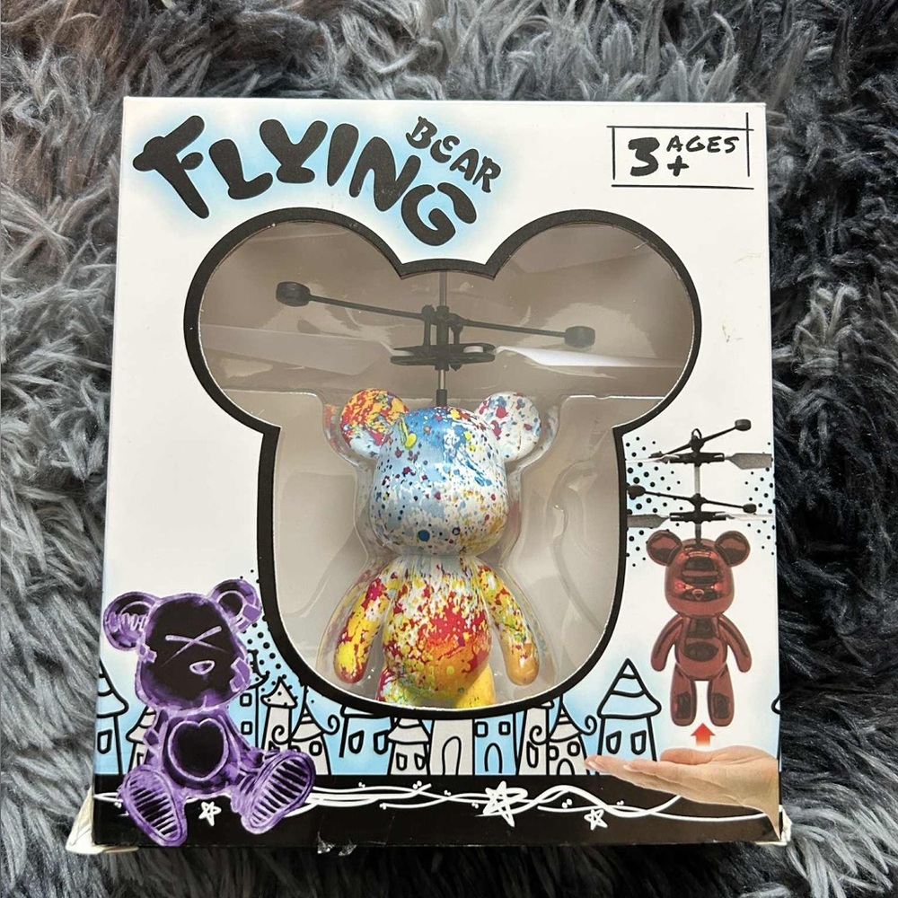 2 flying‎ bears